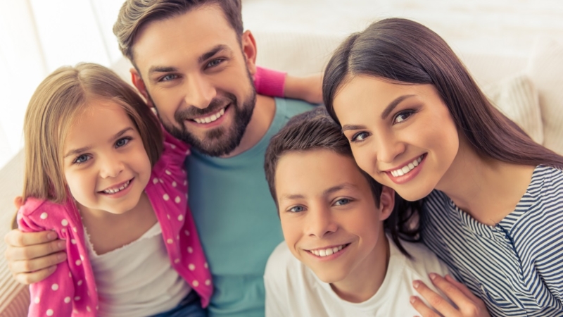 AZ APA TANÍT – TUDAT ALATT IS ÁTADJA AZ ÉLETLECKÉKET