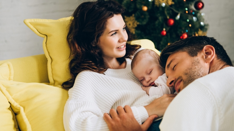 ELSŐ KARÁCSONY KISBABÁVAL: ÖRÖM ÉS BELSŐ NYUGALOM A CSALÁDBAN