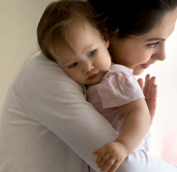 AZ ANYASÁG HULLÁMVASÚTJA: AMIKOR A BABA BÚJIK ÉS AMIKOR ÖNÁLLÓSODIK